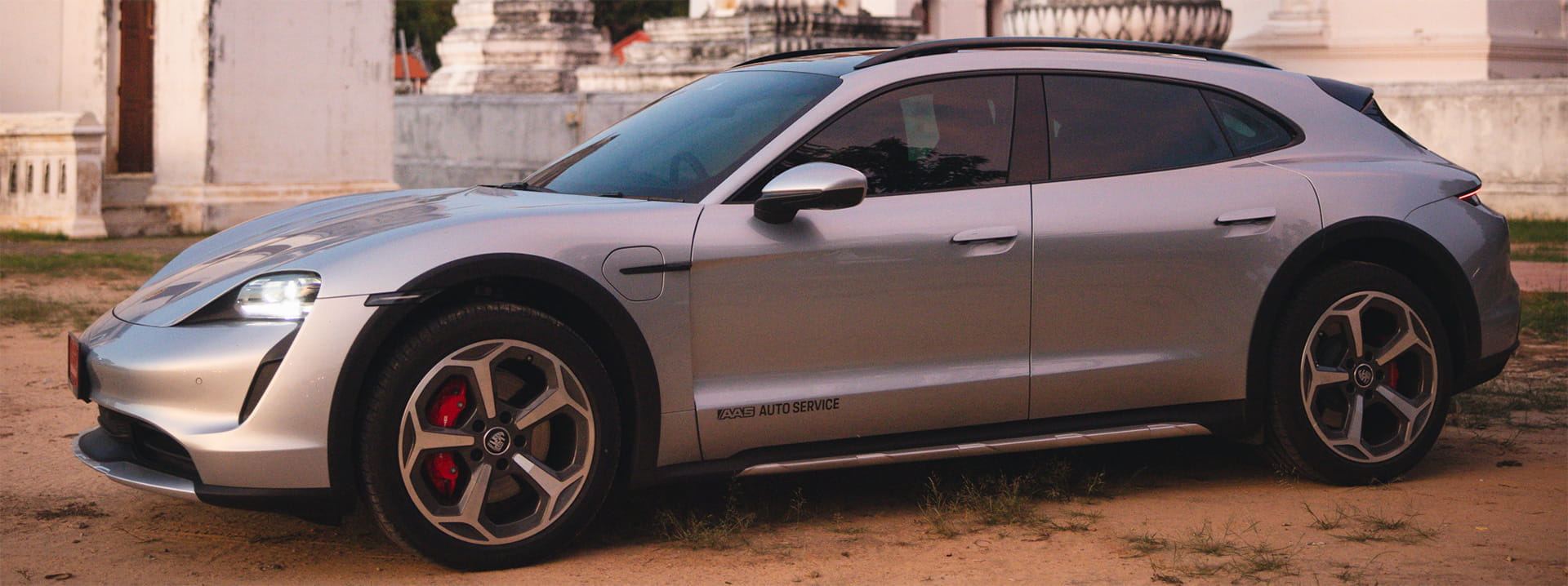 TH_Porsche Taycan